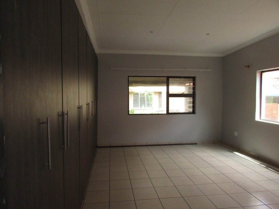 To Let 1 Bedroom Property for Rent in Park West Free State